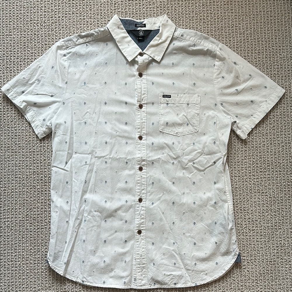 Volcom Men’s White Short Sleeve Button Down Shirt